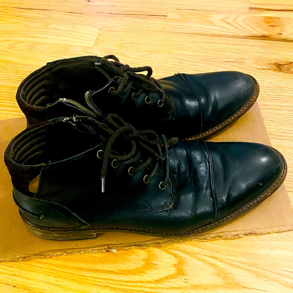 Bull Boxer leather shoes. Made in Portugal.